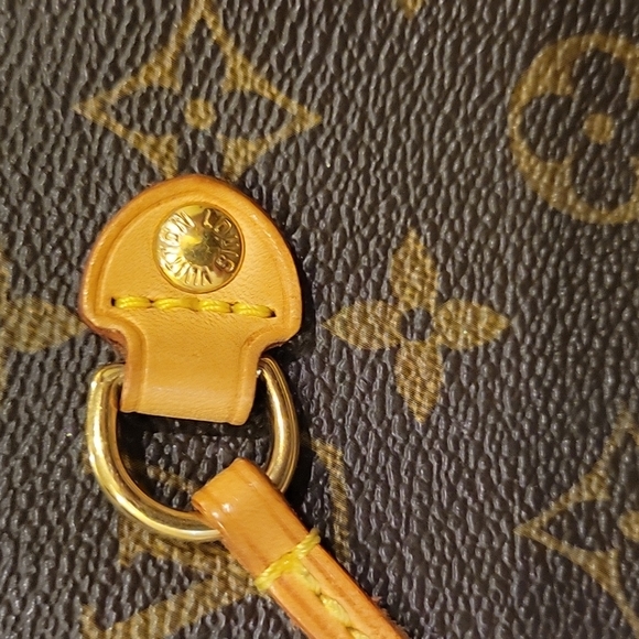 Louis Vuitton Monogram Neverfull PM - Picture 8 of 13